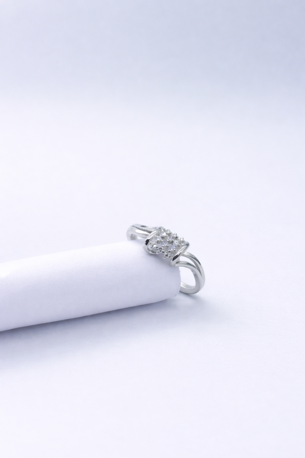 Elegant Cluster Diamond Ring in 925 Silver