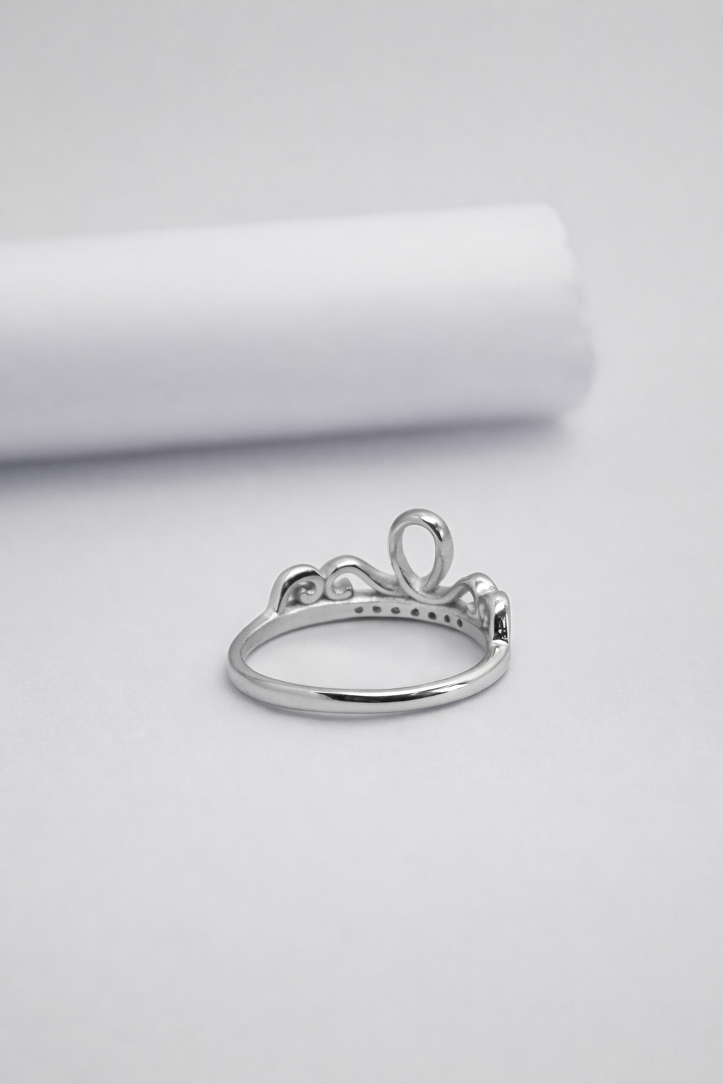 Elegant Loop crown Diamond Ring – 925 Silver