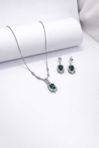 Emerald Elegance Shivara Pendant Set – 925 Silver