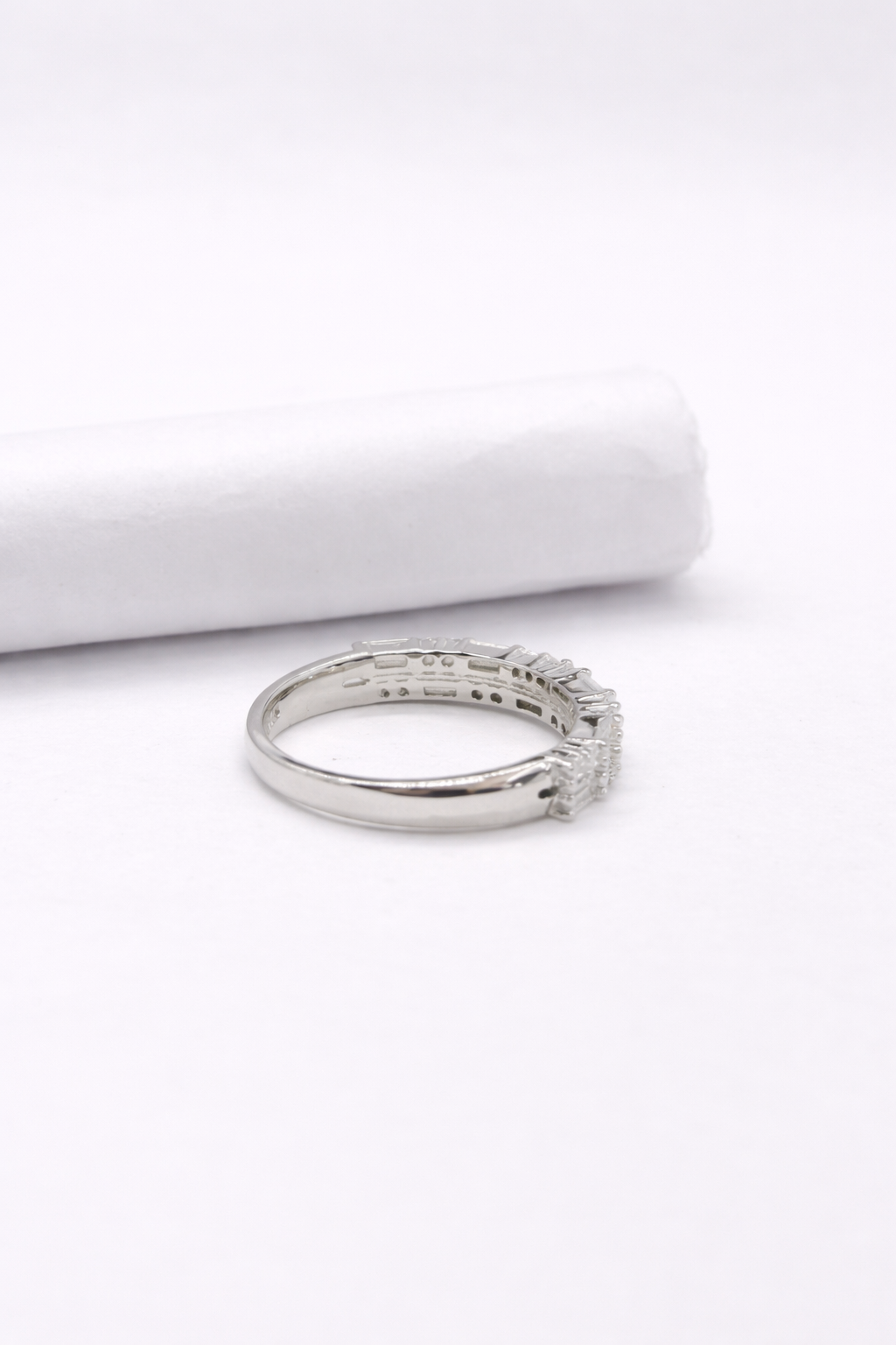 Elegant Dual-Line Baguette & Round Diamond Ring