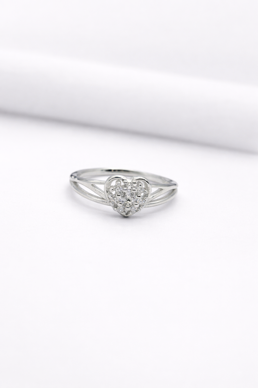 Heart Cluster Silver Ring – Elegant Sparkle