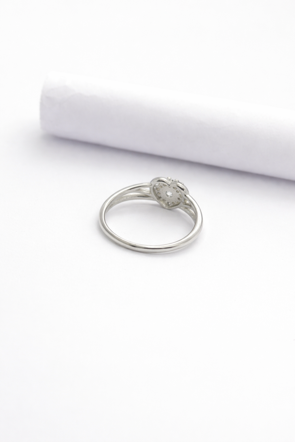 Heart Cluster Silver Ring – Elegant Sparkle