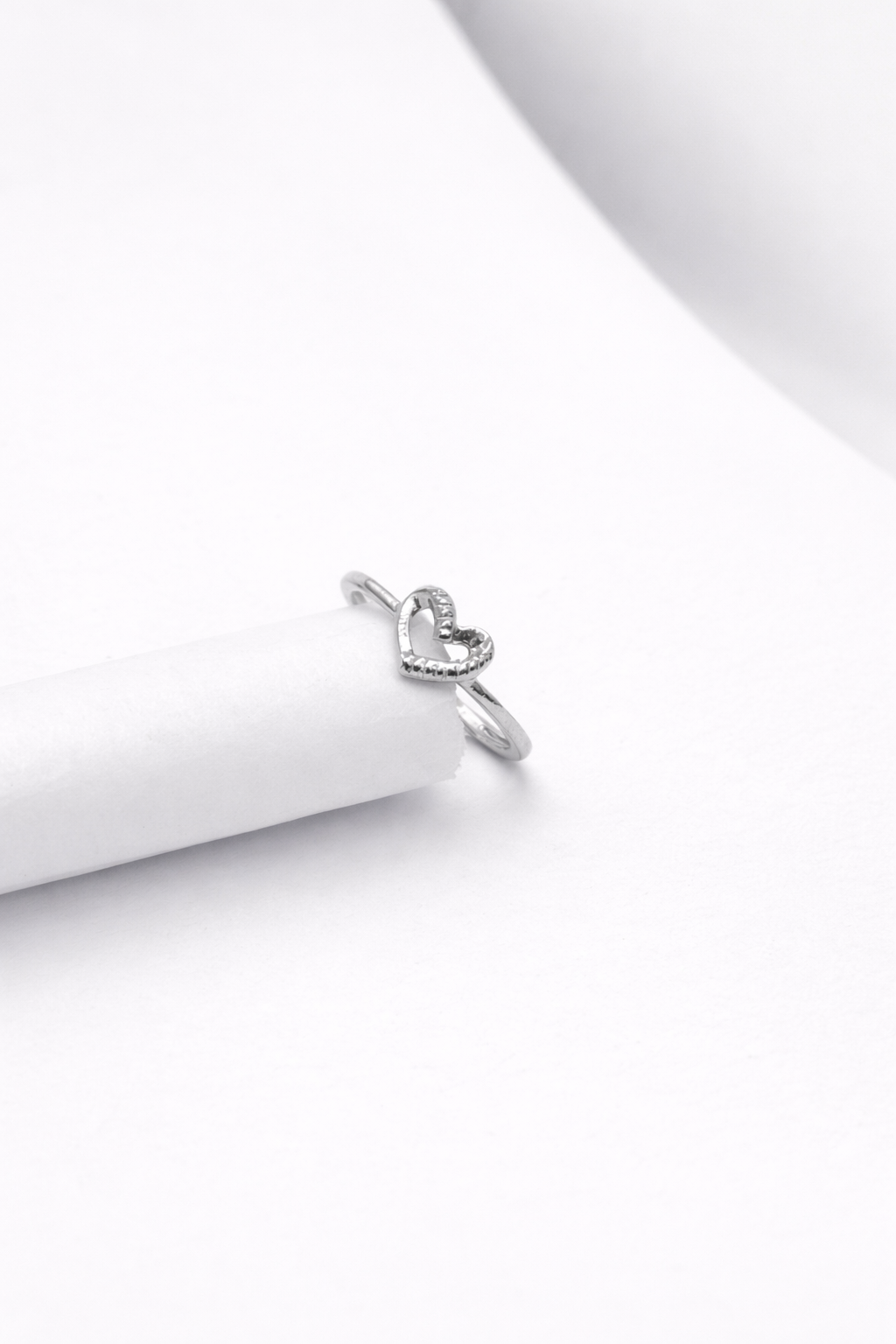 Minimal Heart Silver Ring – Elegant Love Statement