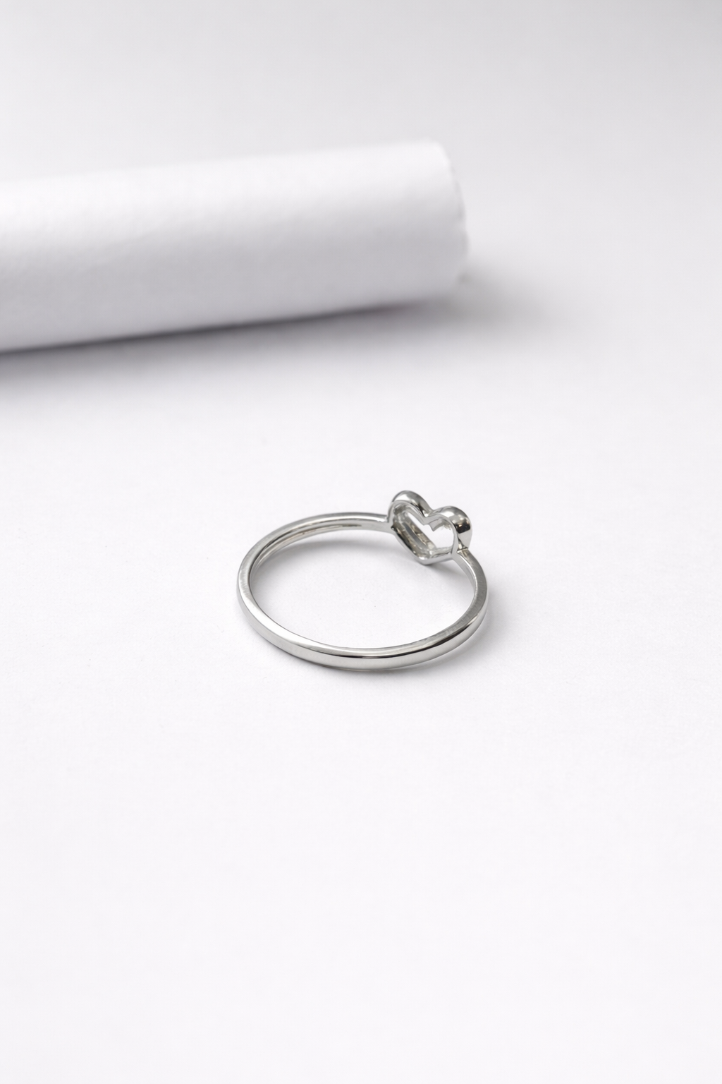 Minimal Heart Silver Ring – Elegant Love Statement