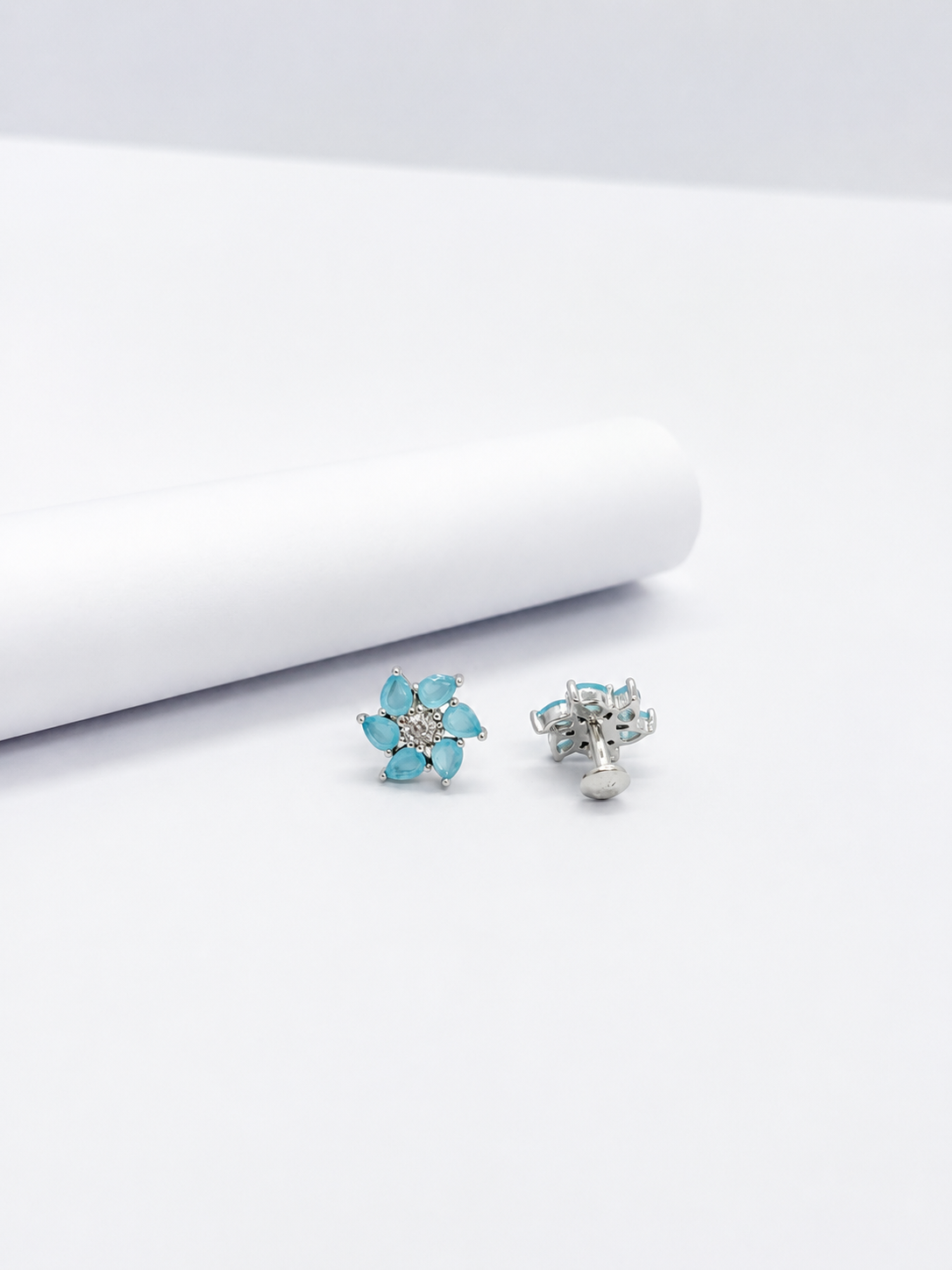 92.5 sterling silver-Aqua Floral Sparkle Studs
