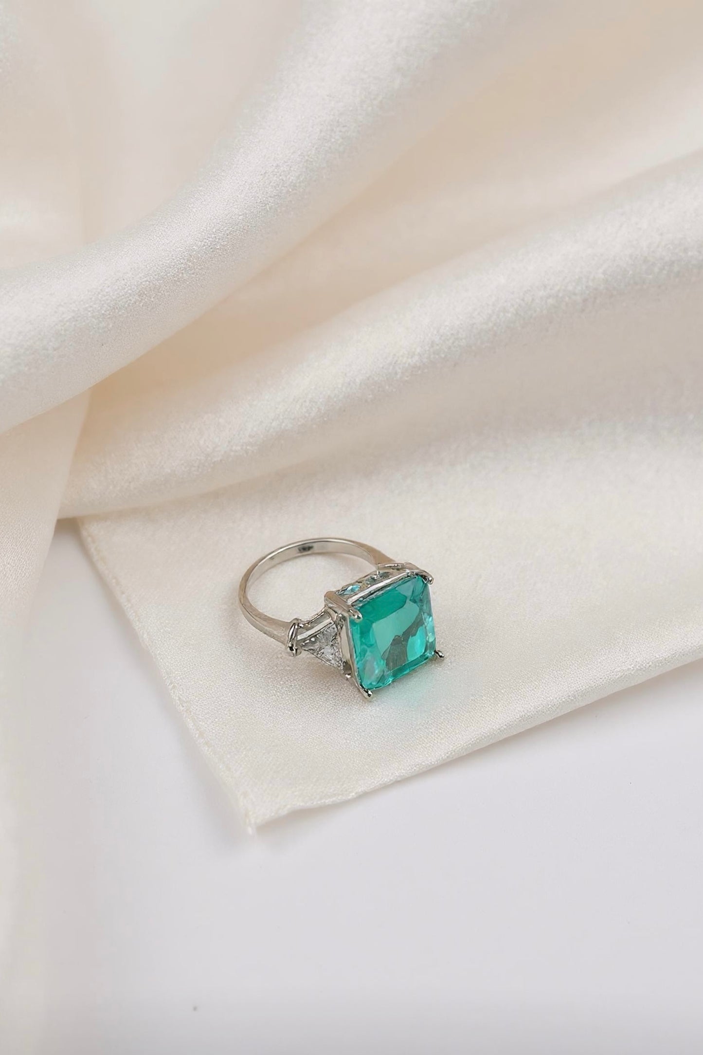 Emerald Square Luxury Ring