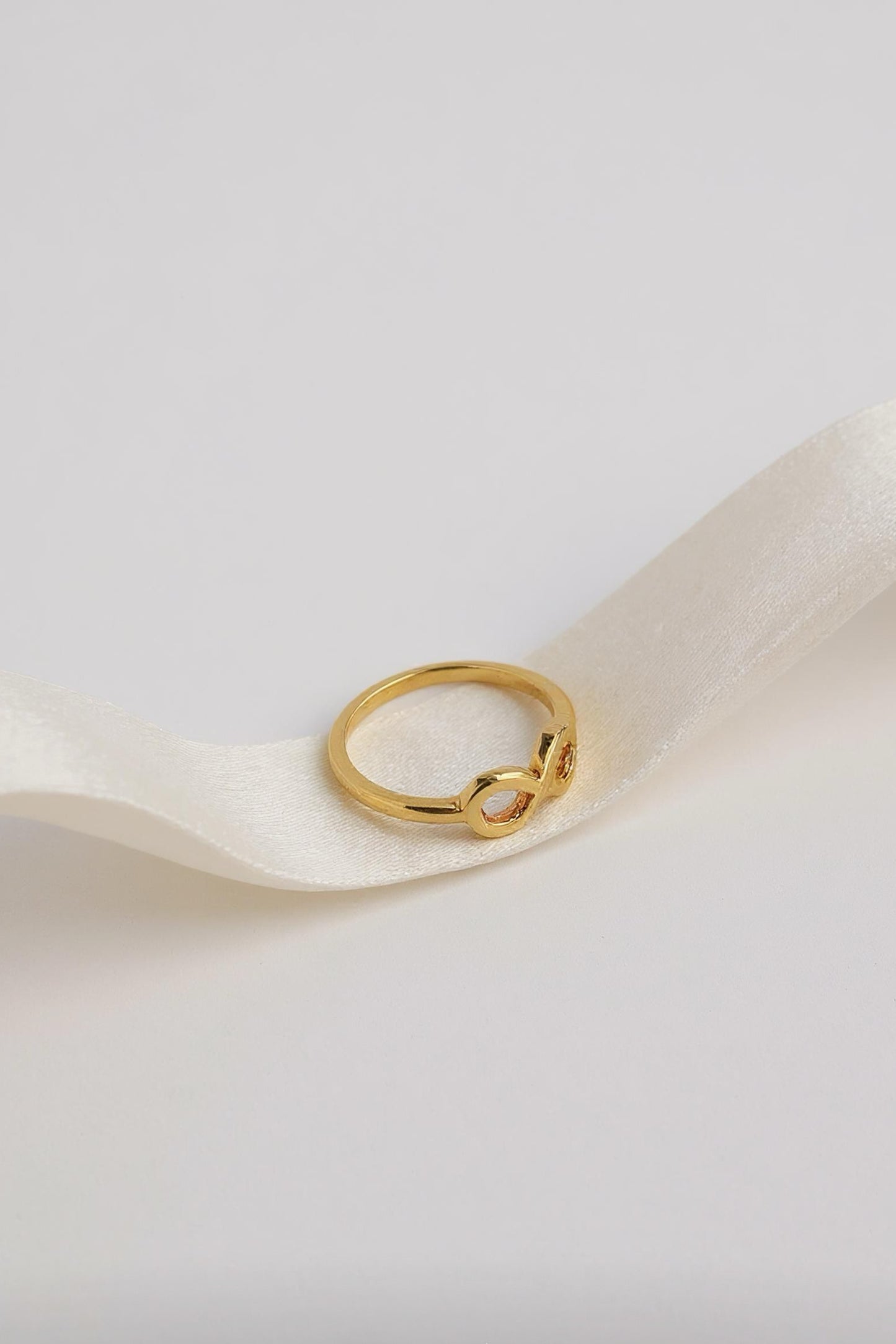 Gold Infinity Minimal Ring