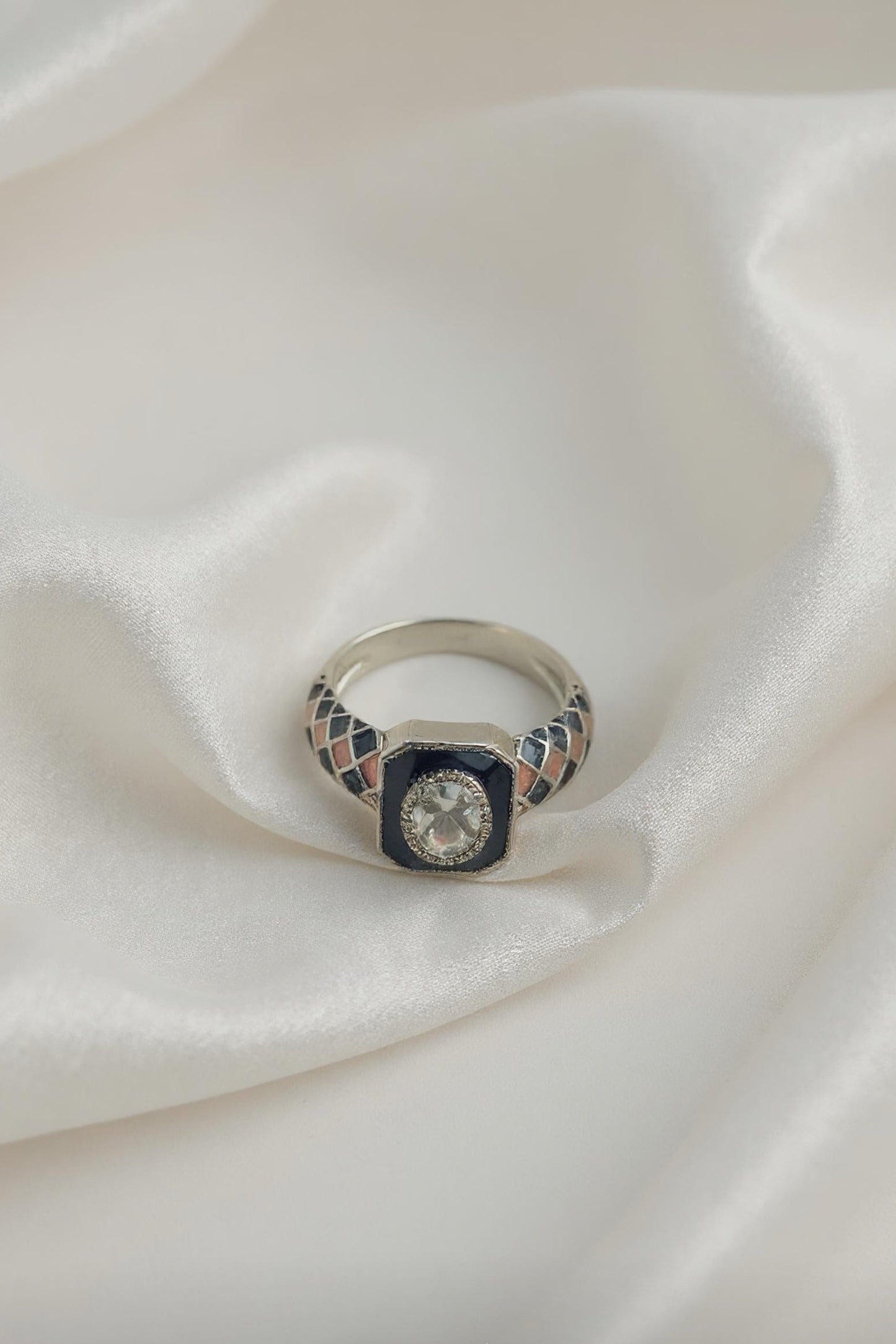 Noir Vintage Halo Silver Ring